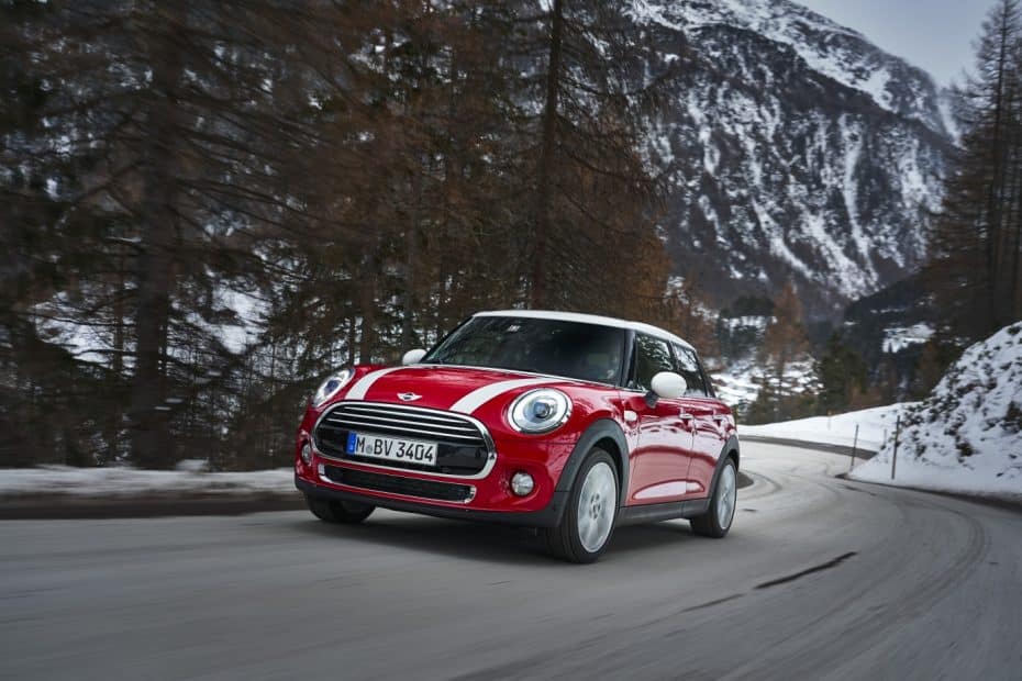 El MINI Hatch estrena caja de cambios de doble embrague: Con siete velocidades