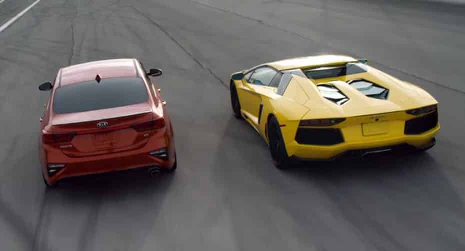 Una curiosa comparativa: KIA ha enfrentado a su nuevo ‘mini Stinger’ contra un Lamborghini Aventador