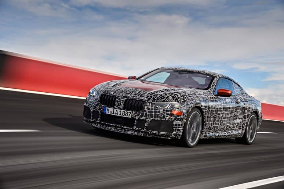 Promete ¡Y mucho!: Así ruge y se desenvuelve sobre la pista el nuevo BMW Serie 8