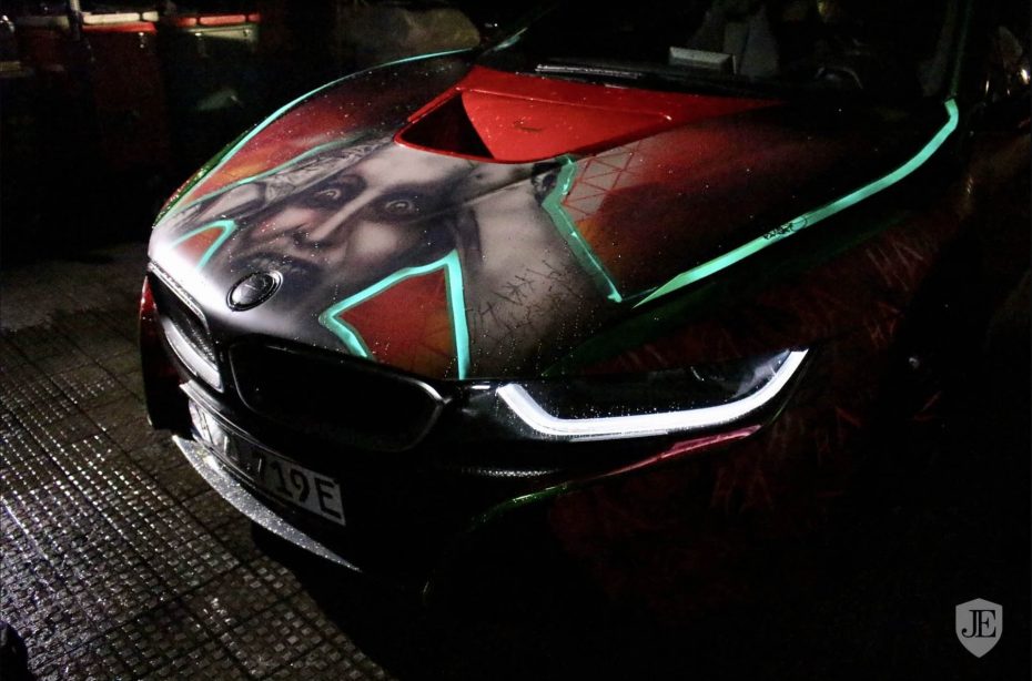 ¿Eres un auténtico fan del Joker? Pues ahora tienes un BMW i8 a juego por un precio de miedo