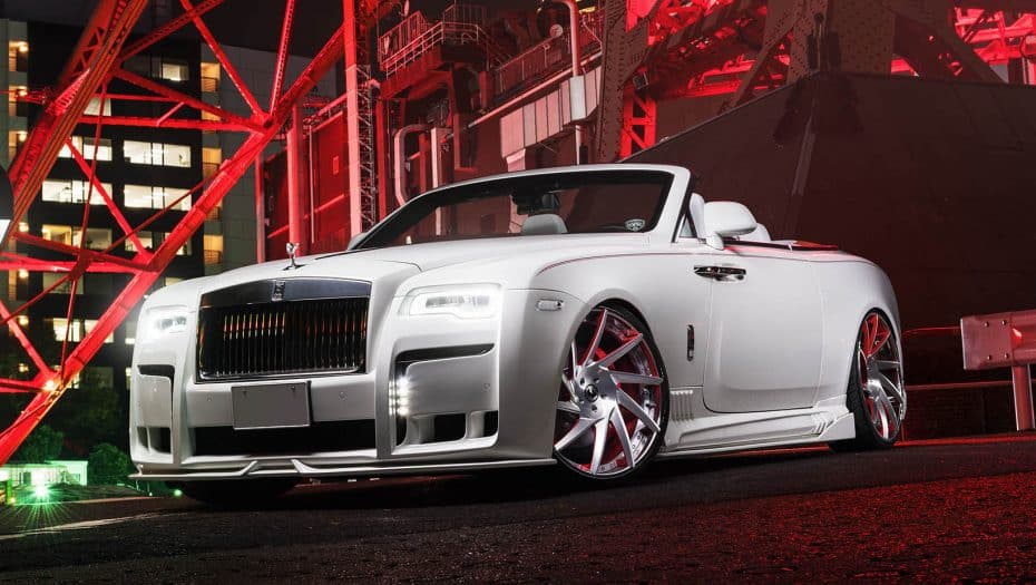 ¿Quién dijo sutil? Este Rolls-Royce Dawn es todo un ‘acaparador de miradas’ para los más excéntricos