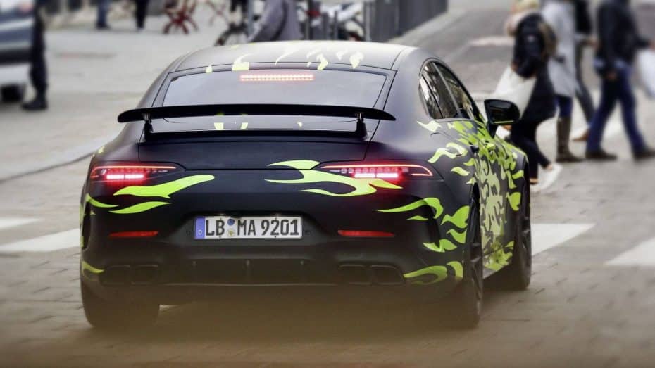 ¡Ojo a ese alerón! El Mercedes-AMG GT de cuatro puertas sigue desnudándose antes de su debut en Ginebra