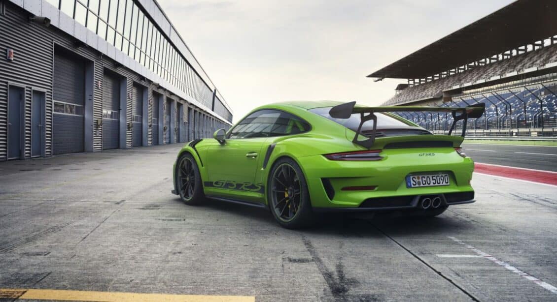 Porsche nos muestra el «renovado» 911 GT3 RS: Un ligero ajuste prestacional acompañado de algo de maquillaje