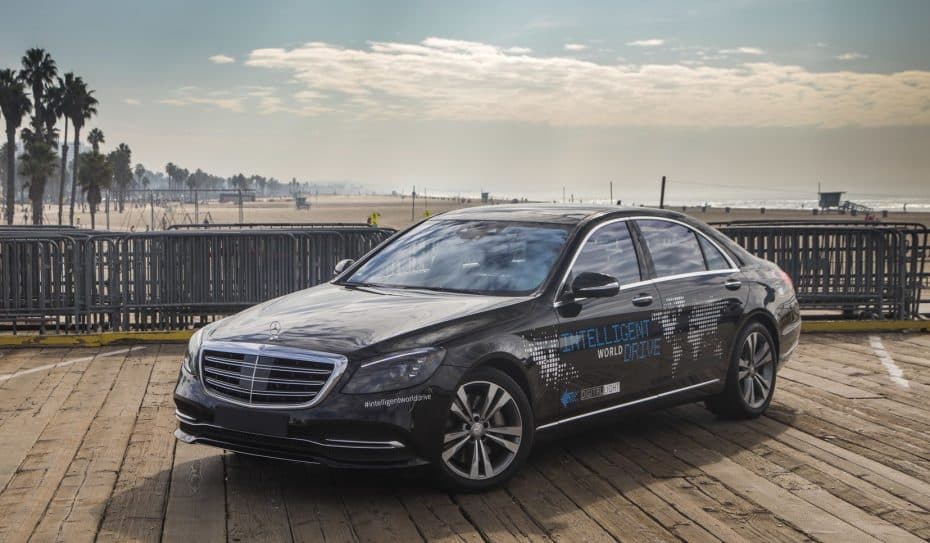 Daimler y Bosch se alían para traer a las carreteras el «taxi robot» ¡Bienvenido al futuro!