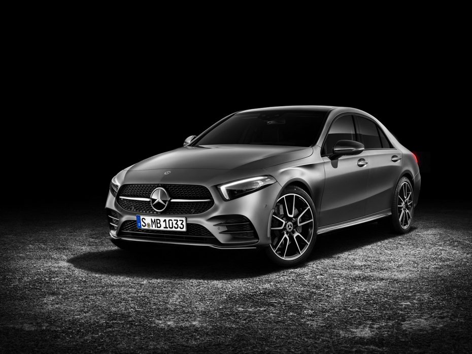 Sabemos que llegará un Mercedes-Benz Clase A sedán ¿Cómo de realistas te parecen estos render?