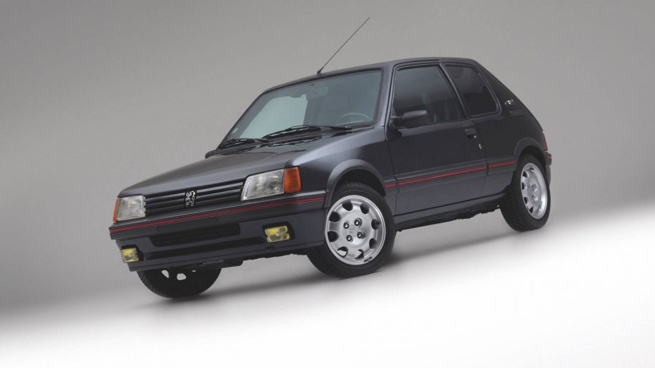 Este Peugeot 205 GTI es un blindado a prueba de balas, y esconde una gran historia…