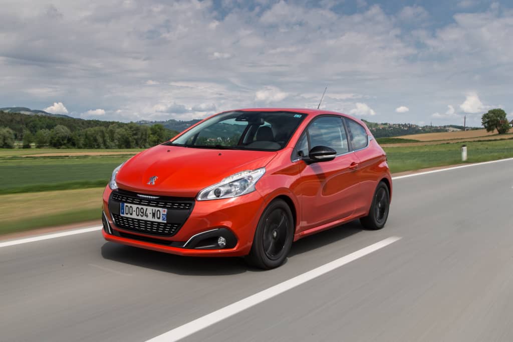 Adiós al Peugeot 208 con tres puertas: Deja de venderse en todas las versiones, GTI incluido