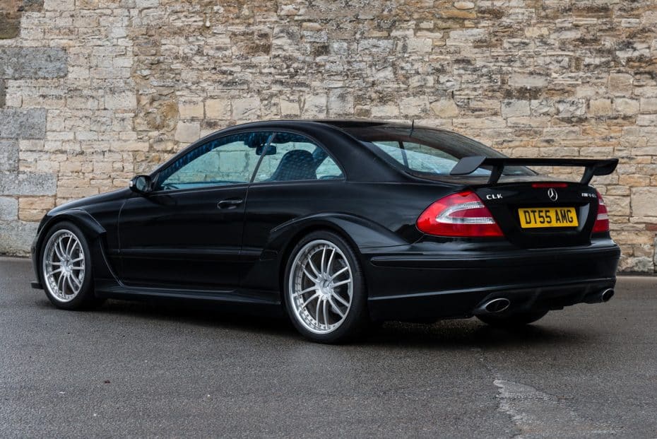 Este Mercedes-Benz CLK DTM es una pieza de coleccionista casi única ¡Y ahora puede ser tuyo!