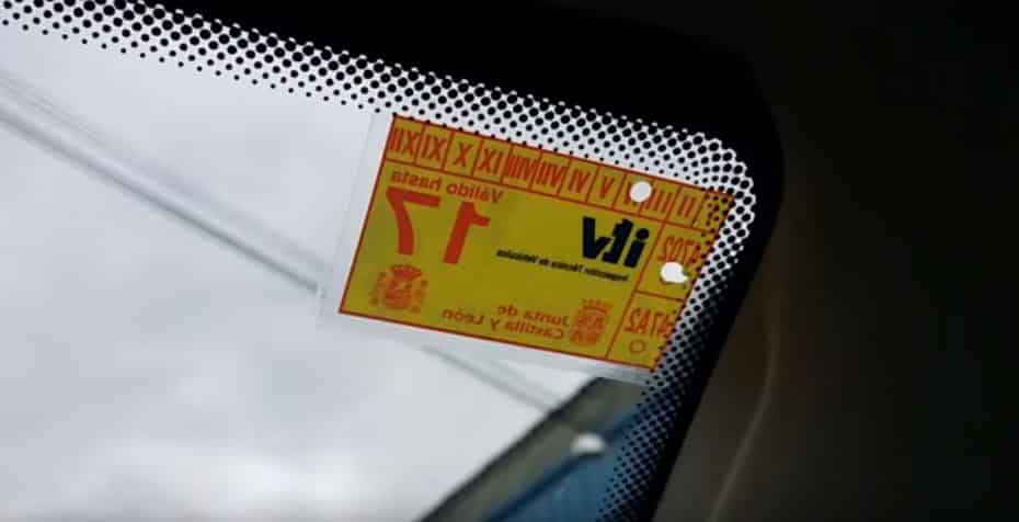 Ojo, hacer esto con la pegatina de la ITV, ahora es delito