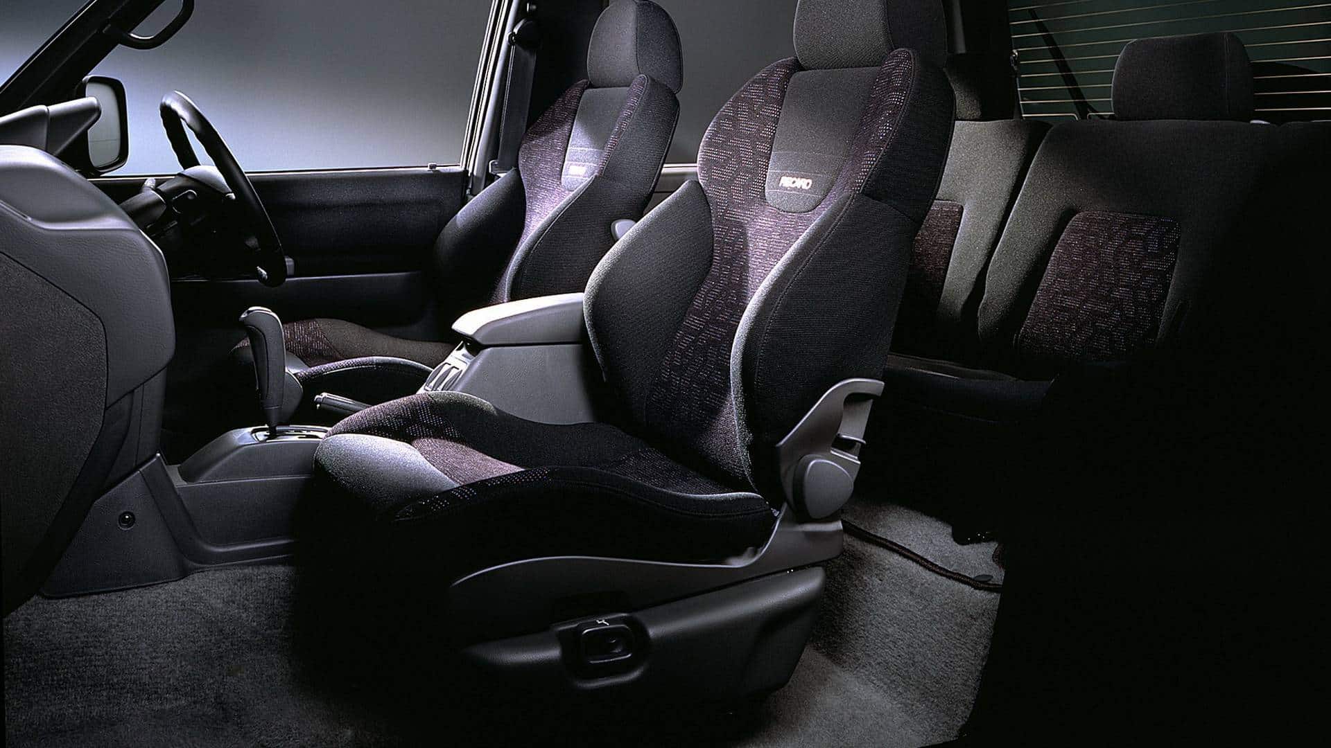 Interior Mitsubishi Pajero Evolution