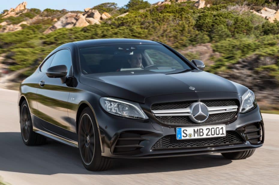 Ya a la venta los renovados Mercedes Clase C Coupé y Cabrio