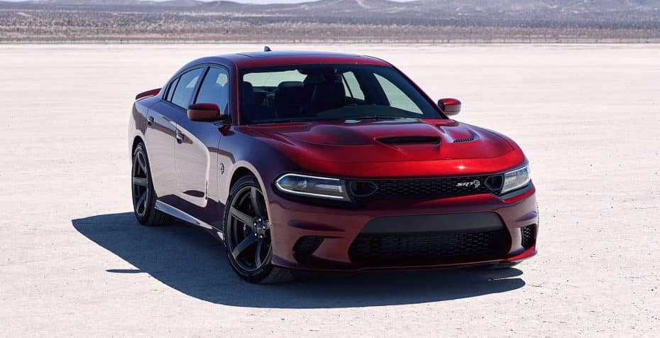 El Dodge Charger SRT Hellcat se pone al día con algunas ‘chucherías’ del Demon