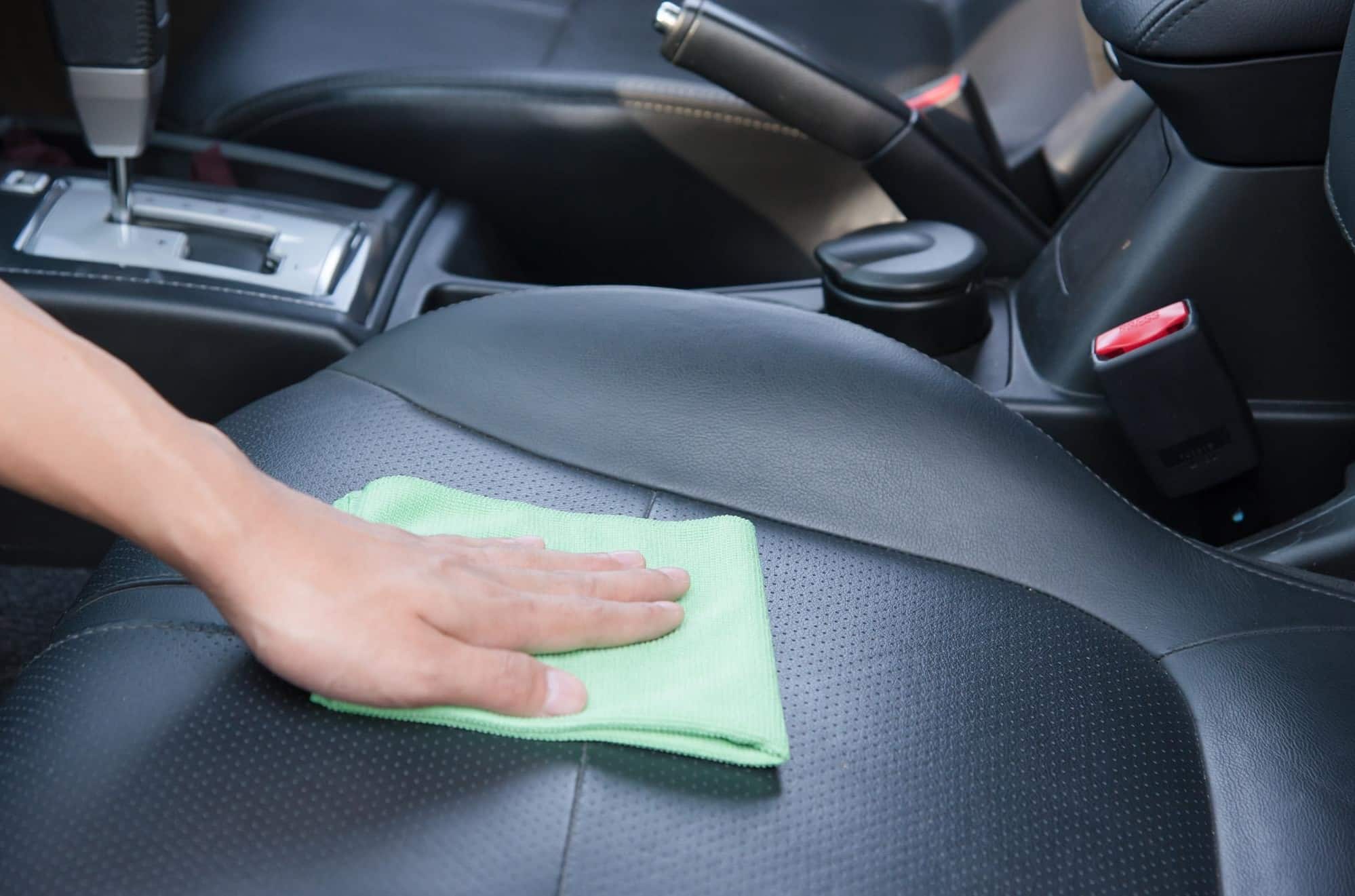 Limpiar tapicería coche: para las manchas