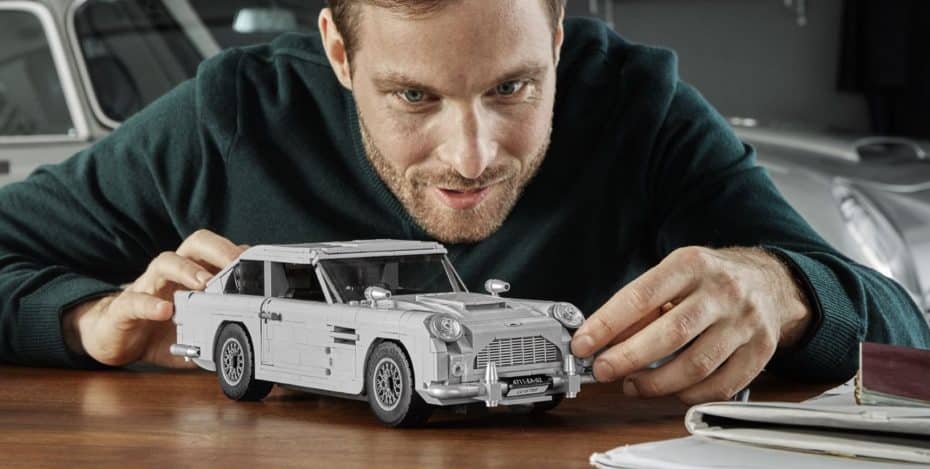 LEGO presenta el Aston Martin DB5 de 007 en un espectacular set de Creator Expert