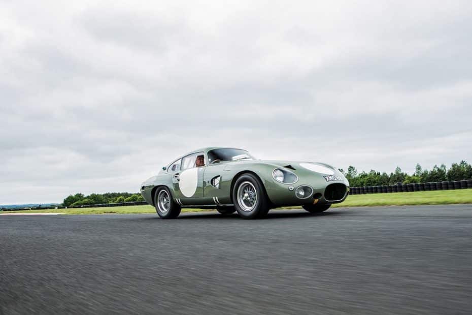 Este Aston Martin DP215 Grand Touring de 1963 es único y es el coche británico más caro del mundo