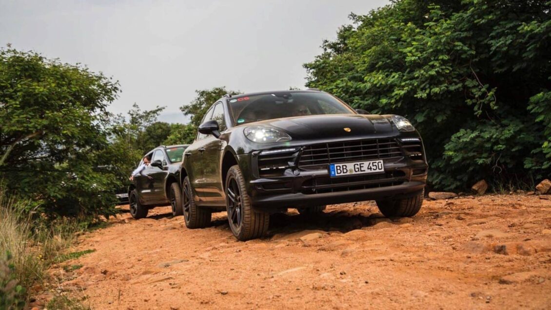 El lavado de cara del Porsche Macan desvelado en este nuevo teaser ¡Así lo han puesto a prueba!