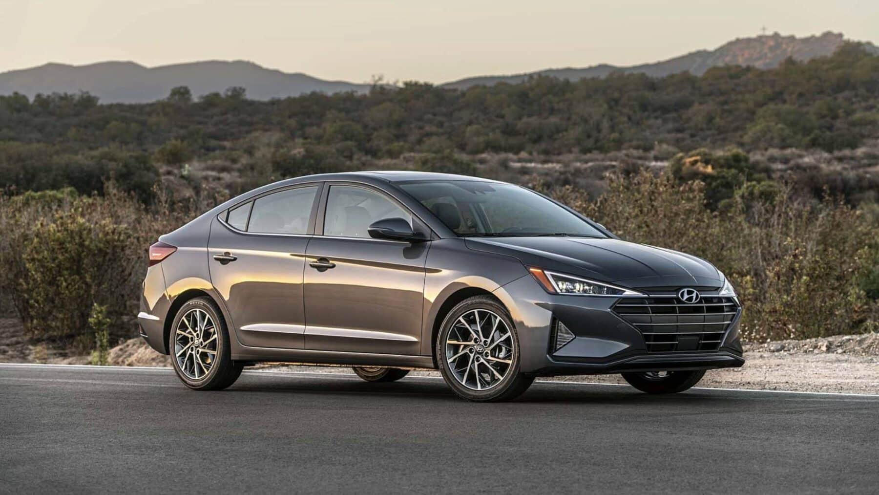 [Imagen: 2019-hyundai-elantra-1.jpg]