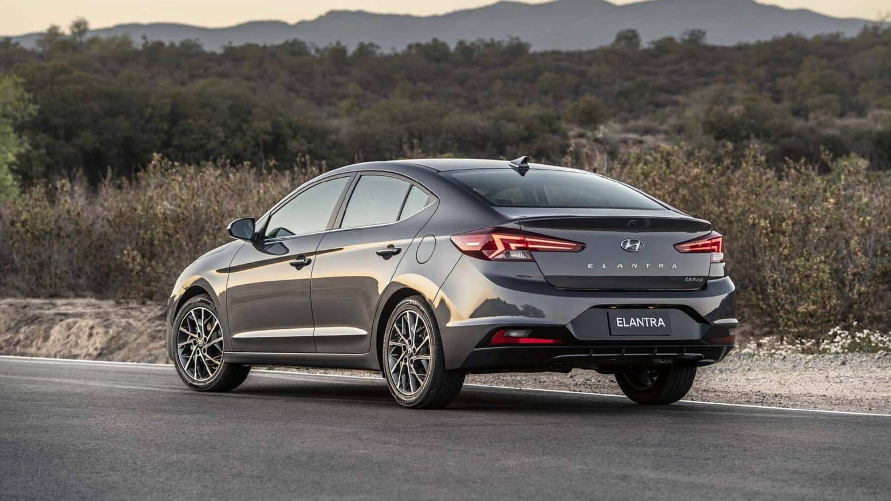 [Imagen: 2019-hyundai-elantra-21.jpg]