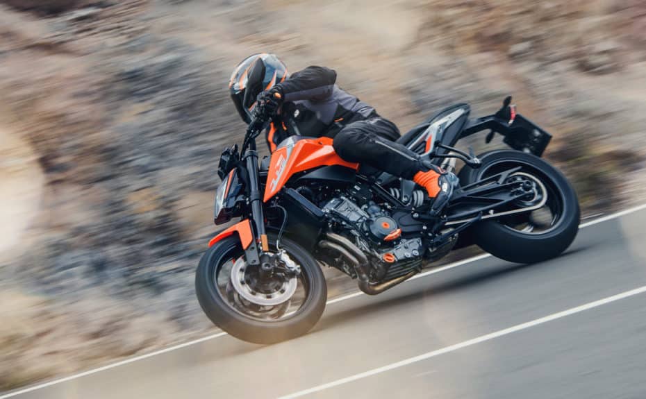 La KTM 790 Duke es ágil y precisa, pero además recibe toda la tecnología de MotoGP