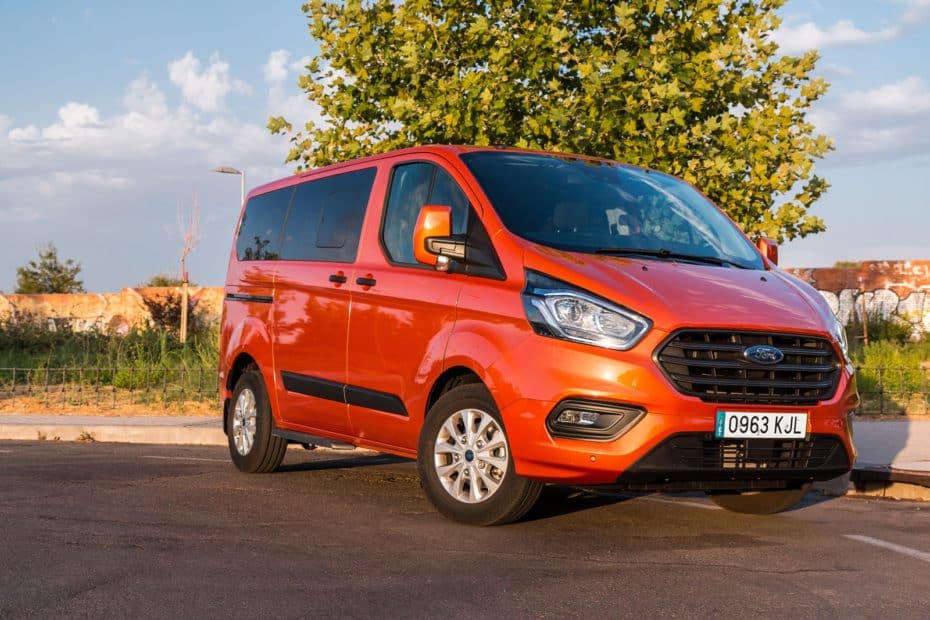 Prueba Ford Transit Custom Kombi Trend L1 2.0 TDCi 170 CV: Un comercial con tecnología de turismo