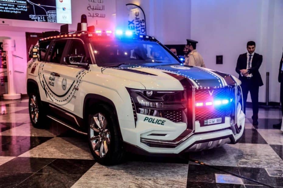 La última adquisición de la policía de Dubai es el Beast Patrol: El coche patrulla más avanzado del planeta