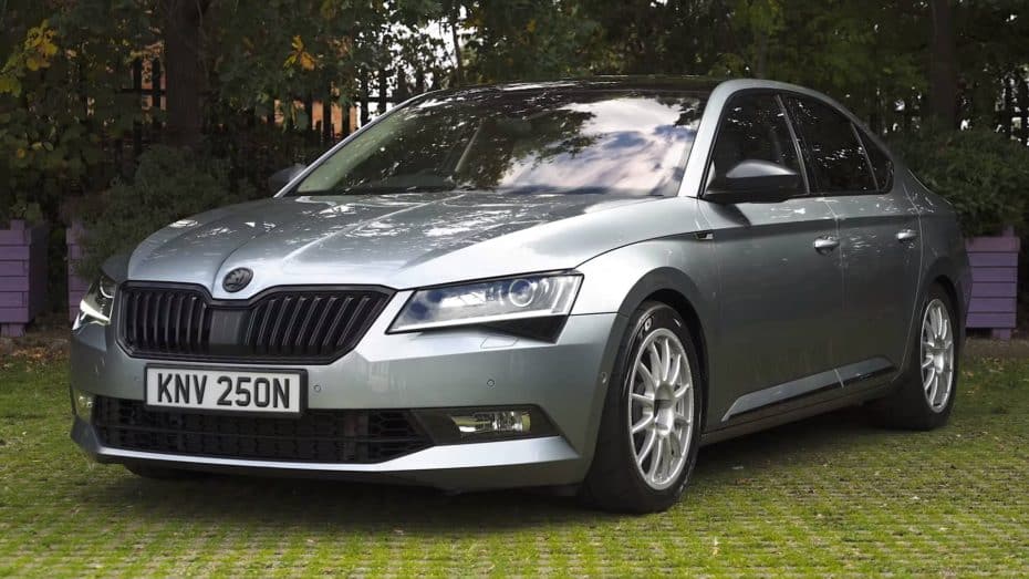 Este Skoda Superb es un auténtico ‘sleeper’ con 560 CV y tan rápido como un M5