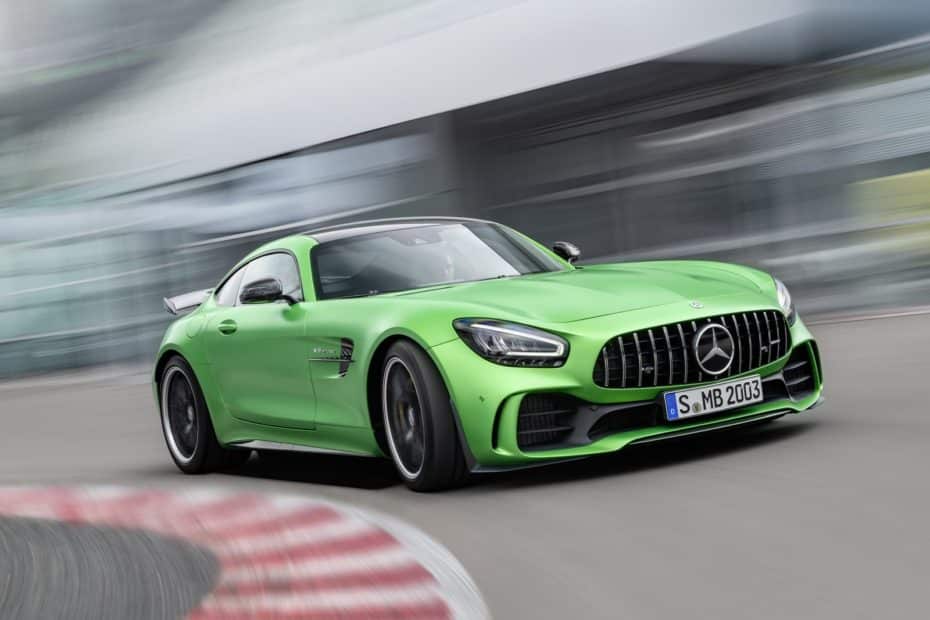 La familia Mercedes-AMG GT se renueva de cara a 2019: Sutiles cambios estéticos y nuevo cuadro digital