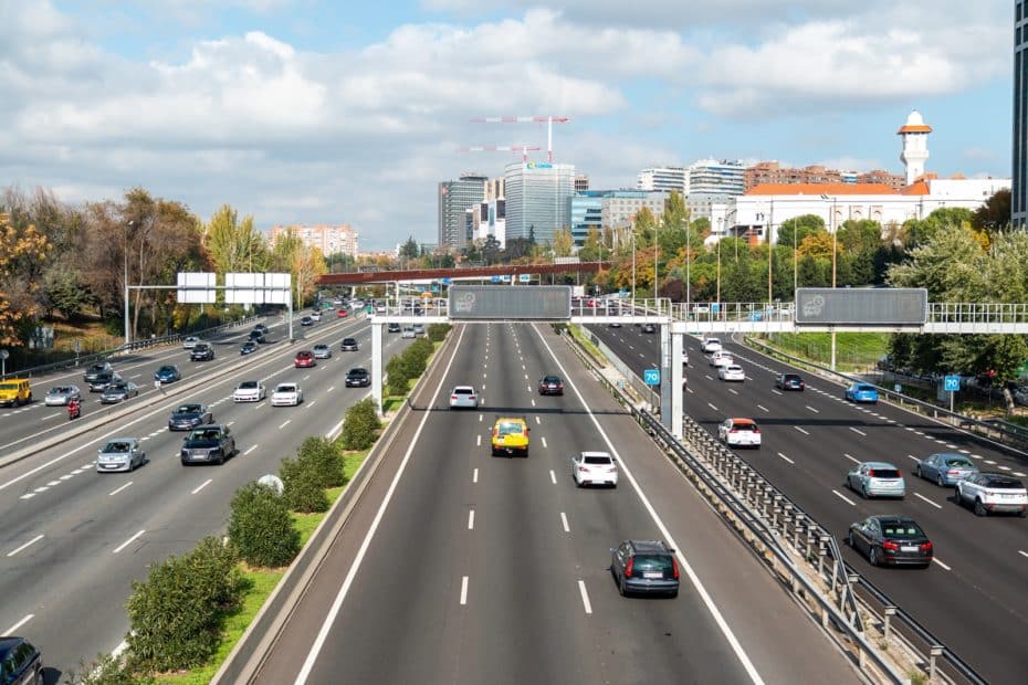 En 2021 se instalarán 100 cámaras en la M-30 para que no accedan los coches sin ‘pegatina’ de la DGT