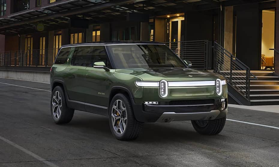Rivian sigue contratando ejecutivos de Tesla: Aumentan las tensiones entre ambos fabricantes