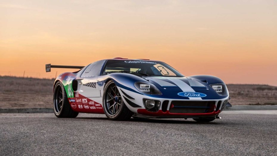 El Superformance Ford GT40 mezcla lo mejor del pasado con toda la tecnología del presente