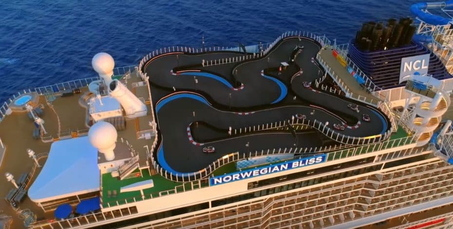 Así es el karting más largo jamás construido en un crucero y además, ¡8 vueltas por 8.75 euros!