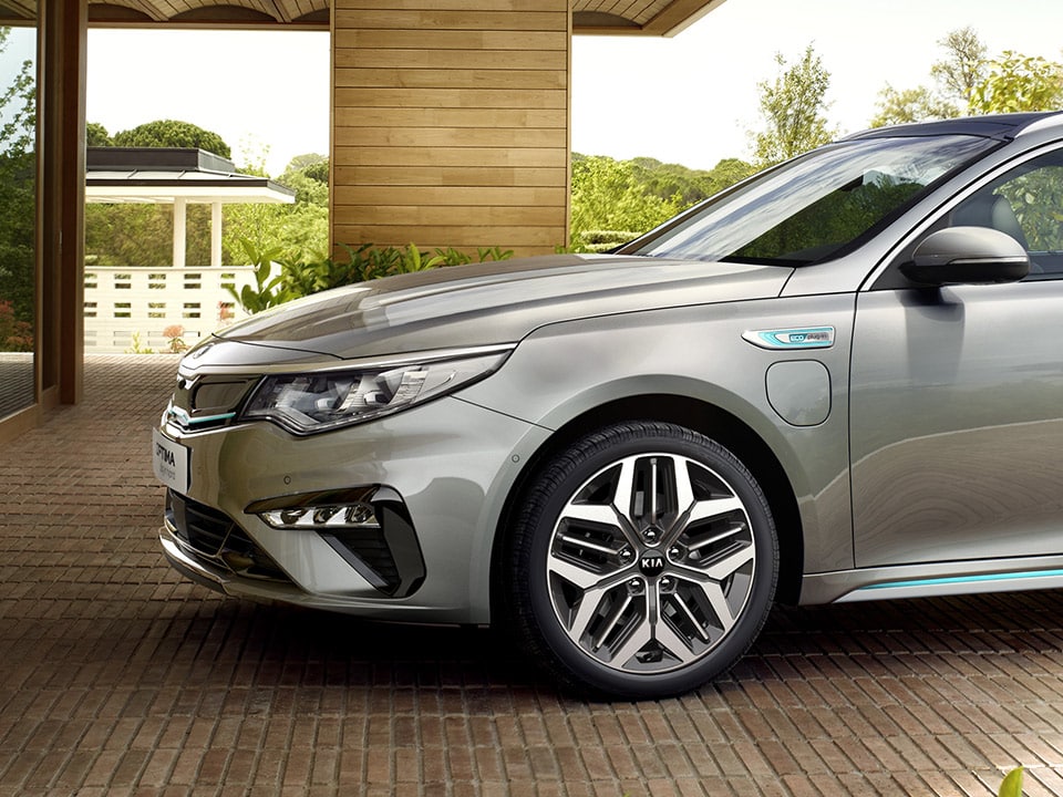 [Imagen: 14295-kia-optima-sw-phev-technology.jpg]