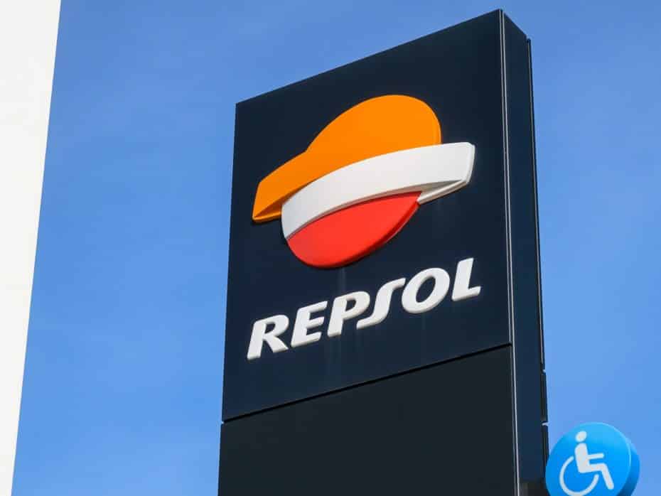 Caos en las gasolineras el primer día de descuentos: Repsol colapsa con la mayor oferta
