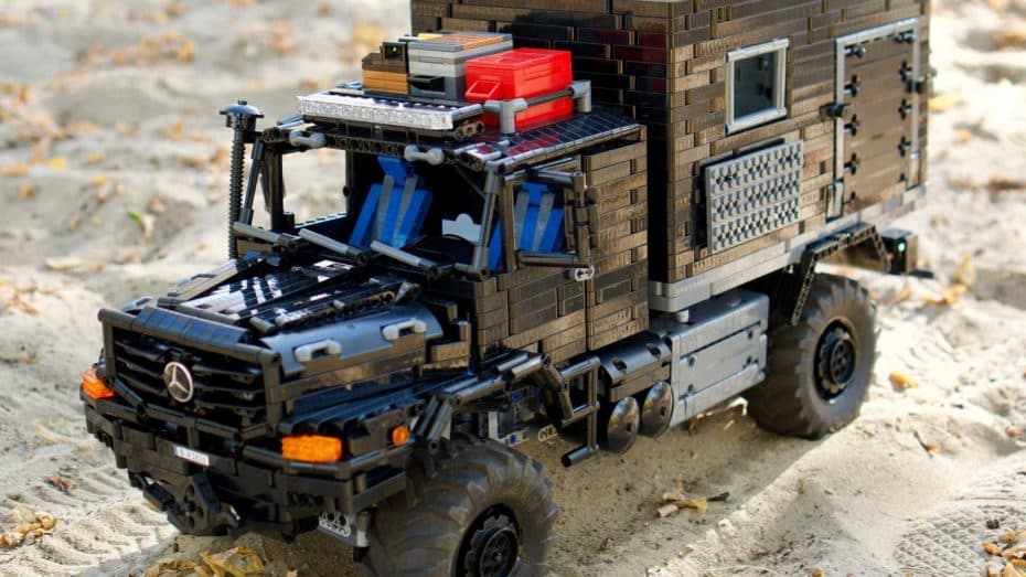 Este Mercedes-Benz Zetros 1833 de LEGO Technic es una creación original ¡y no le falta ni un detalle!