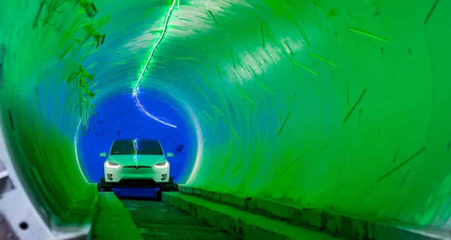 El túnel subterráneo de Elon Musk ya es una realidad en Los Ángeles… pero está lleno de baches