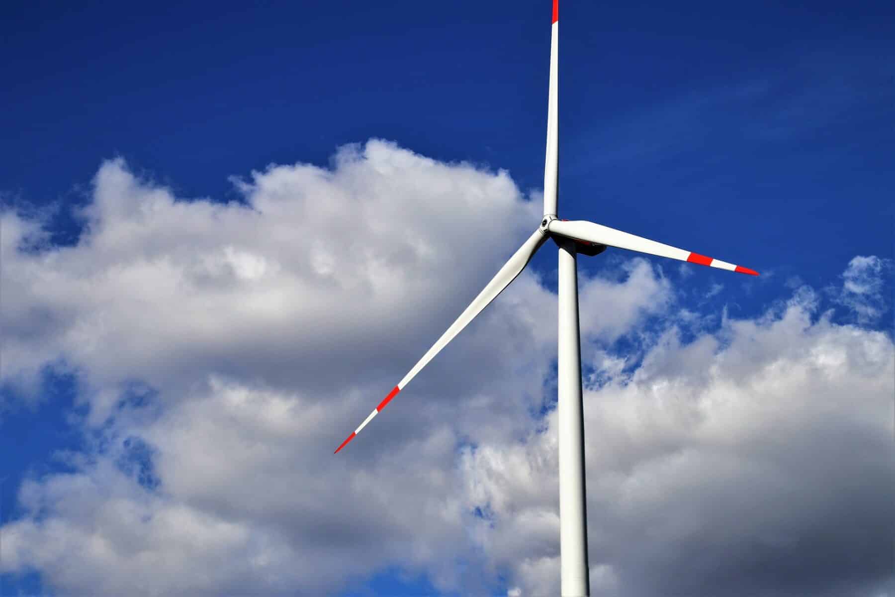 La generación de energía sostenible es clave para poder mantener el coche eléctrico