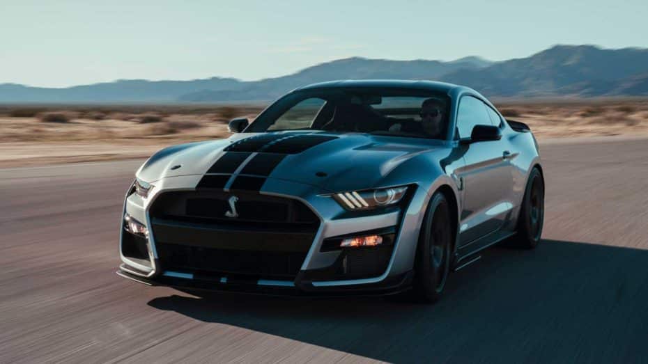 Ford afirma que su Mustang Shelby GT500 es tan bestia que acelera de 0 a 100 km/h en unos 3,3 segundos
