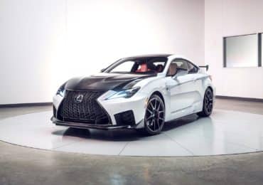 La Gama F De Lexus Esta De Aniversario Y Nos Sorprende Con Estos Radicales Lexus Rc F Y Gs F