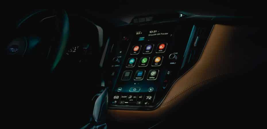 Subaru se apunta a la moda «Tesla» con una inmensa pantalla para su Legacy 2020