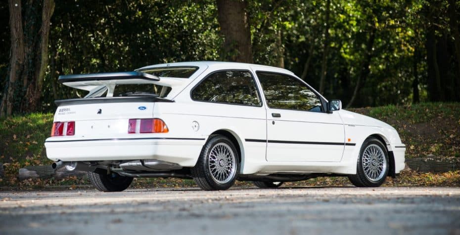 Ford Sierra RS500 Cosworth: Limitado, exótico y con la receta original del óvalo azul