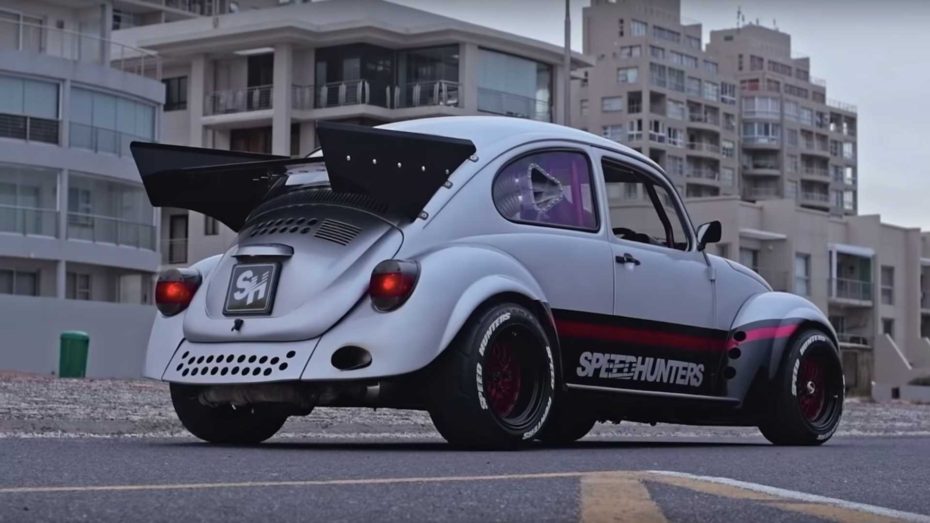 Este Súper Beetle esconde en sus entrañas un motor bóxer EJ20 de Subaru potenciado