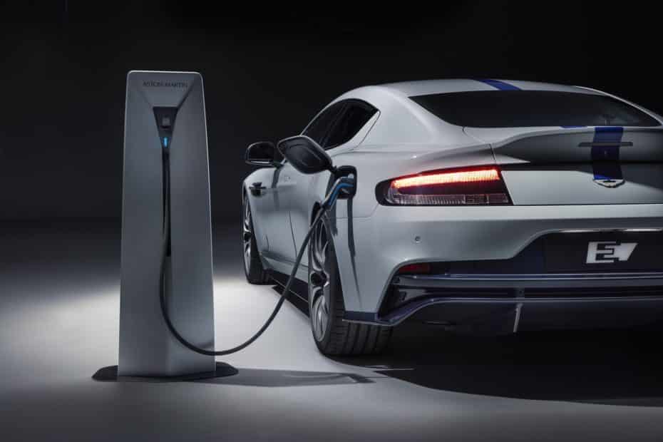 Aston Martin pone fecha de caducidad a la combustión interna pura: menos de cinco años