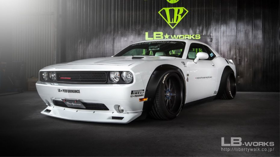 El Dodge Challenger puede ser todavía más salvaje y Liberty Walk tiene la culpa…