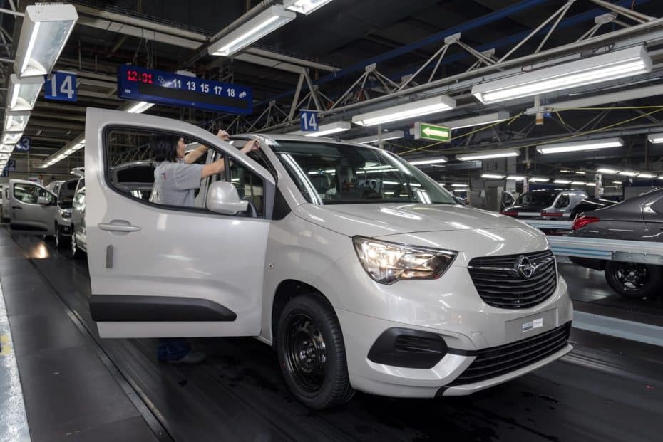 De Vigo para el mundo: Conocemos en primera persona la fabricación y exportación del Opel Combo