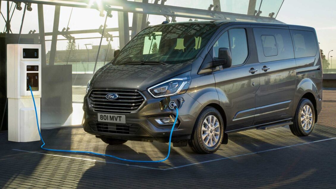 Ford Tourneo Custom Plug-In Hybrid: La variante híbrida-enchufable llega a finales de 2019