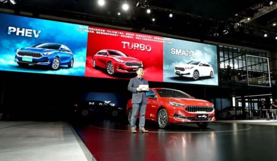 Kia y Dongfeng presentan en Shangai el K3, el K3 Plug-in y el K3 CTCC