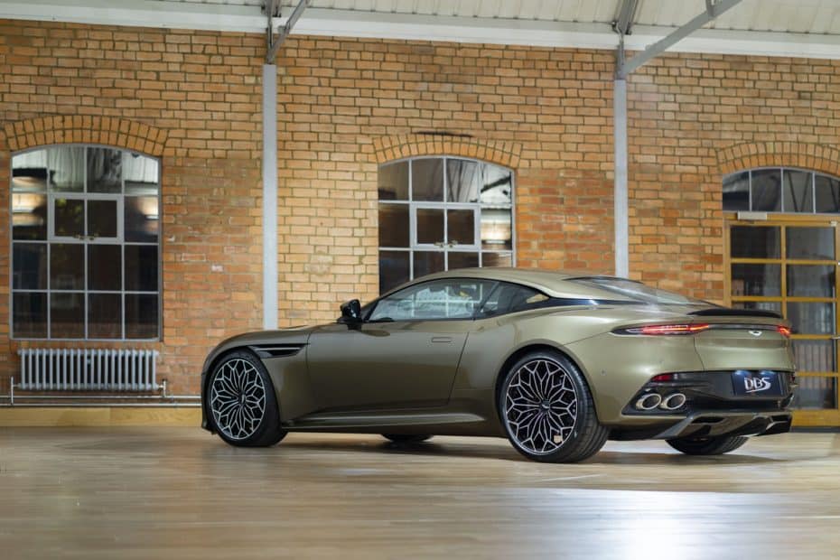 Aston Martin DBS Superleggera OHMSS Edition: Lo más parecido al coche de 007 que puedes comprar