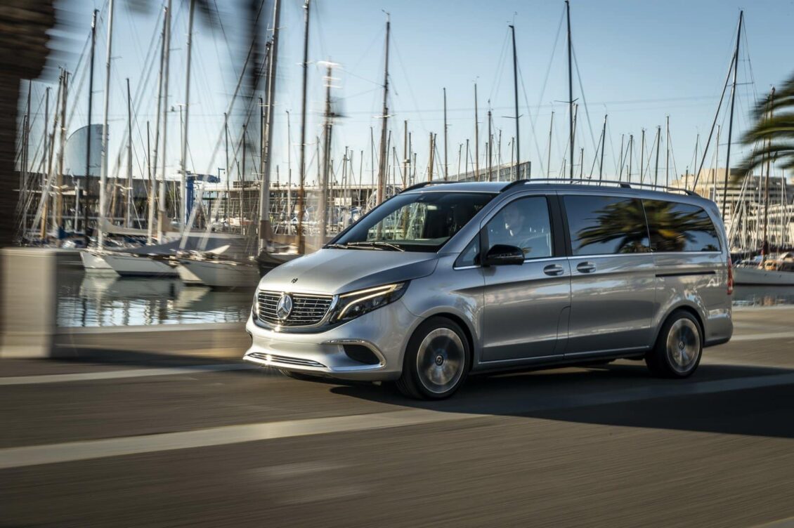 Nuevas imágenes al natural del Mercedes-Benz EQV Concept: La Clase V 100% eléctrica debutará en septiembre