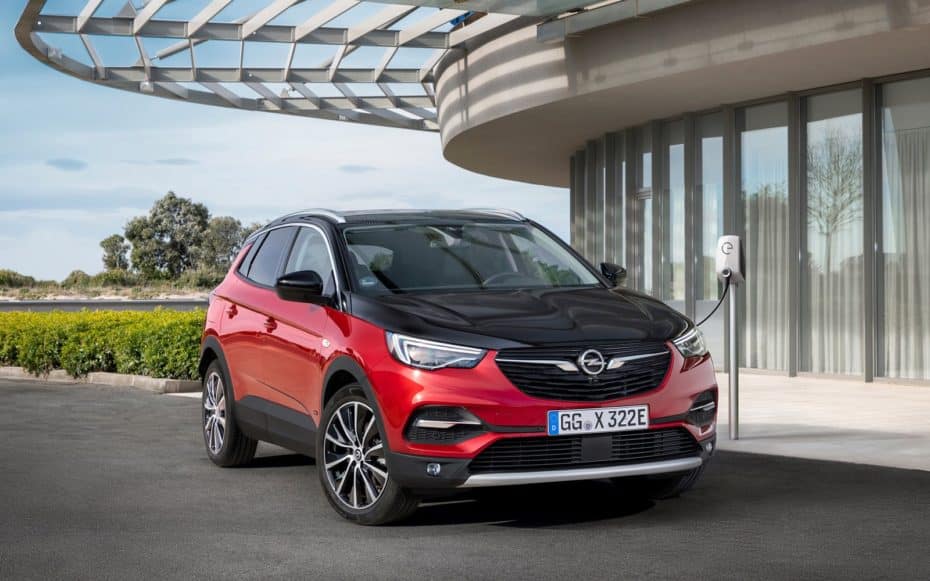 Llega el Opel Grandland X de 300 CV: La versión híbrida enchufable con etiqueta Cero emisiones