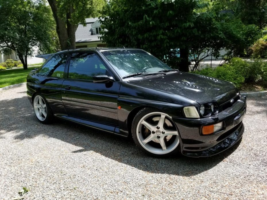 ¡Joya a la venta! Este Ford Escort RS Cosworth de 1995 busca nuevo hogar